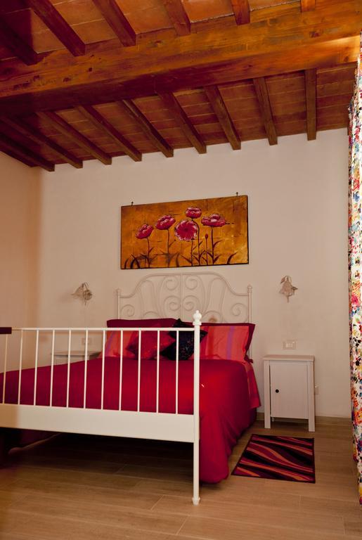 Tana Dell'Orso Hotel Ponsacco Szoba fotó