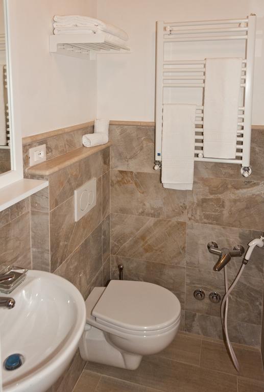 Tana Dell'Orso Hotel Ponsacco Szoba fotó