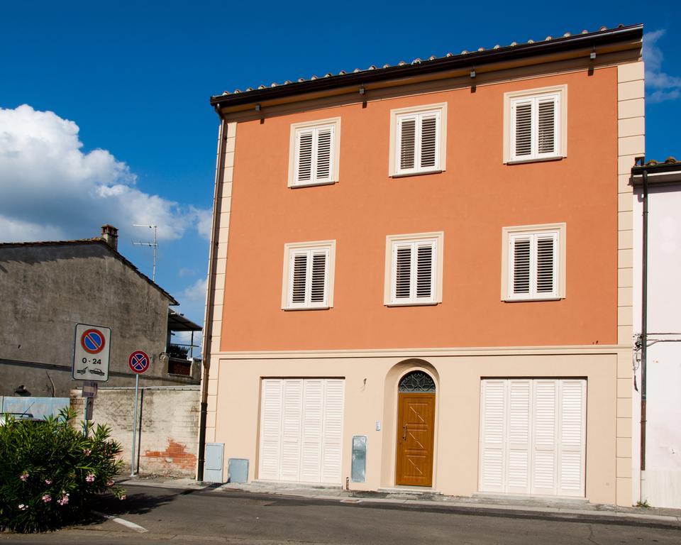 Tana Dell'Orso Hotel Ponsacco Kültér fotó