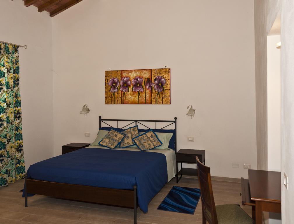 Tana Dell'Orso Hotel Ponsacco Szoba fotó